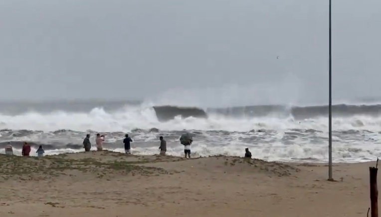 Thundersquall Expected in Odisha for Two Days; Rough Sea Alert Issued Due to Cyclonic Circulation