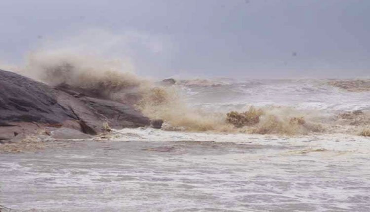 IMD Issues Warning for Fishermen to Remain Ashore Due to Squally Weather in Odisha