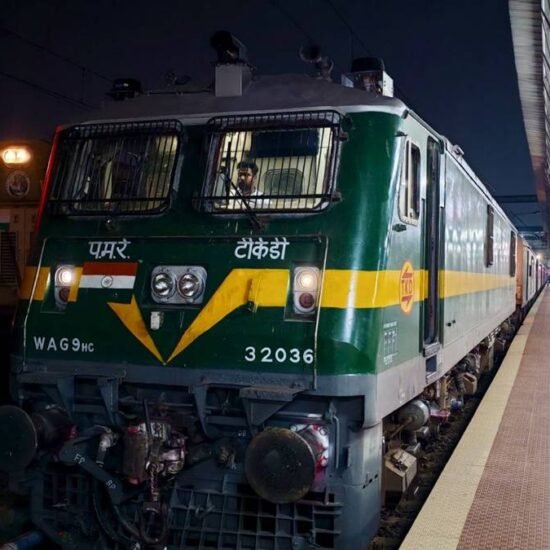 Western Railway to Operate Special Trains Between Surat and Howrah - Check Schedule and Halts