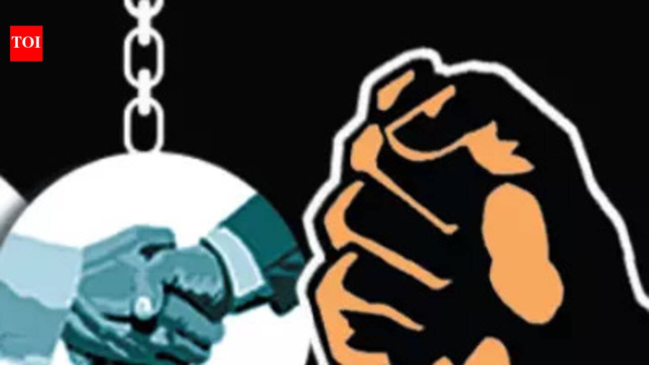 Head Clerk Arrested for Accepting Bribe