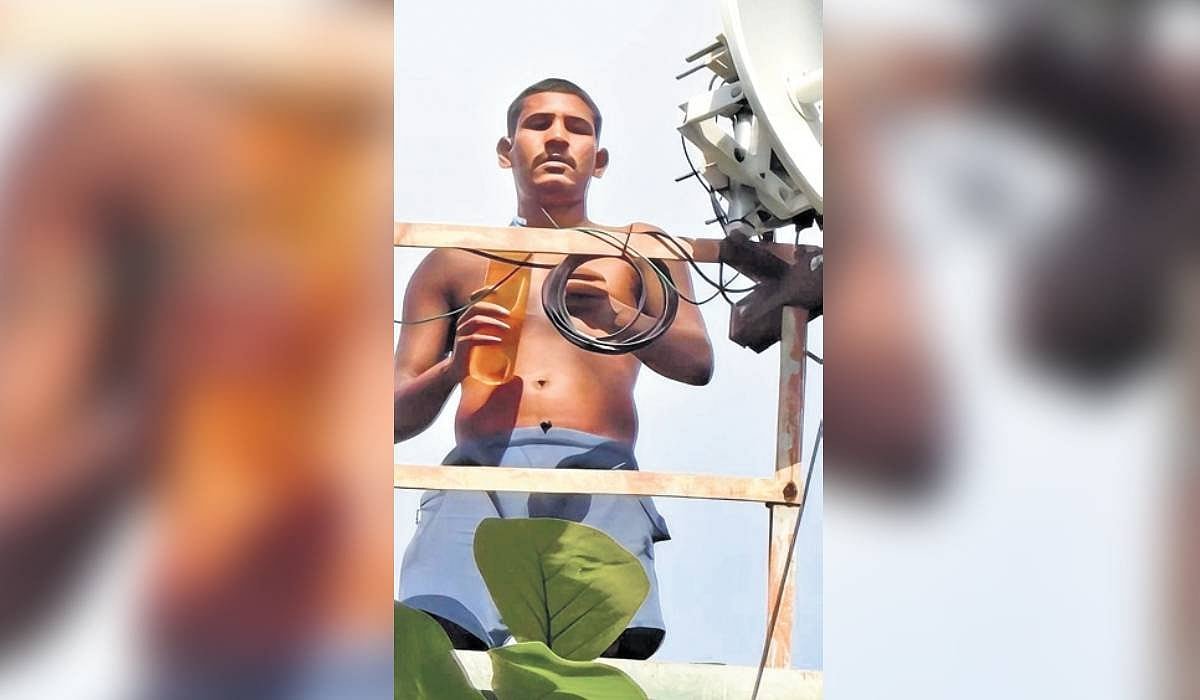 Former Odisha State Armed Police Constable Rescued After Climbing Mobile Tower Over Job Dispute