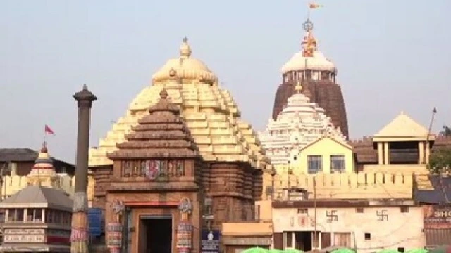 Woman Collapses at Jagannath Temple Due to Heat and Crowds