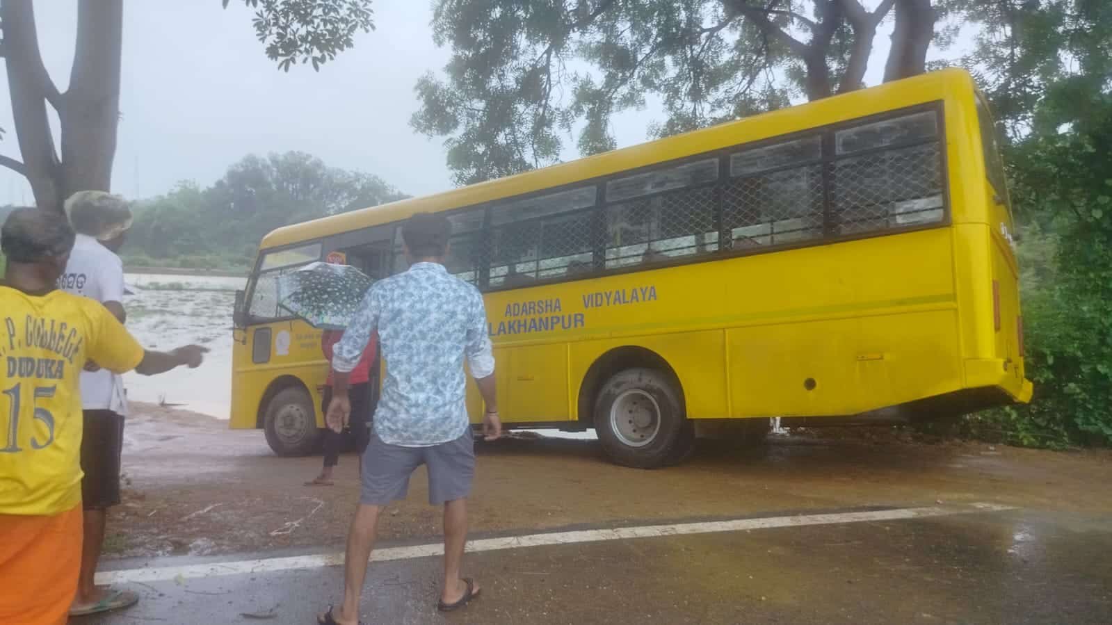 Bus Driver's Quick Action Prevents Disaster for Jharsuguda Students